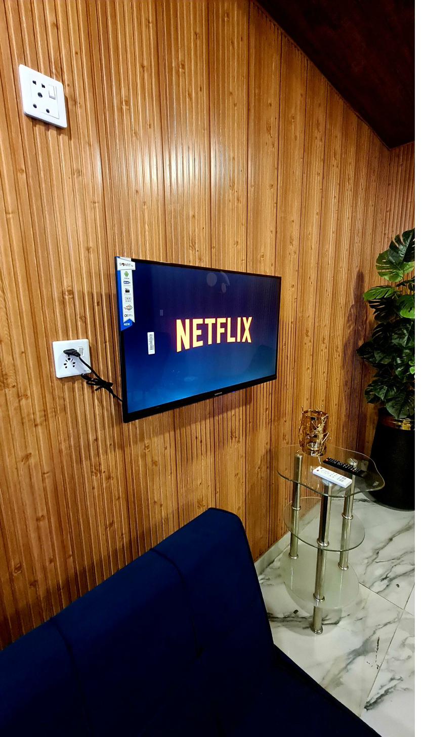 Exterior view of Hotel Five Rivers on Airport Road, Lahore Cantt — 2 minutes from Allama Iqbal International Airport